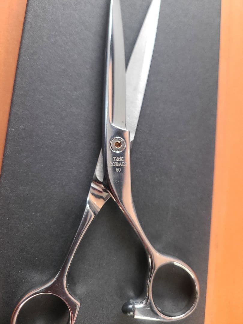 【新品】7インチ 美容師用シザー｜ メンズ 刈り上げ対応素材に自信あり