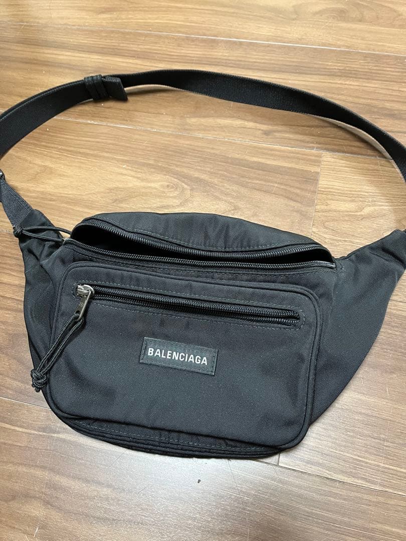 BALENCIAGA ボディバッグ ブラック