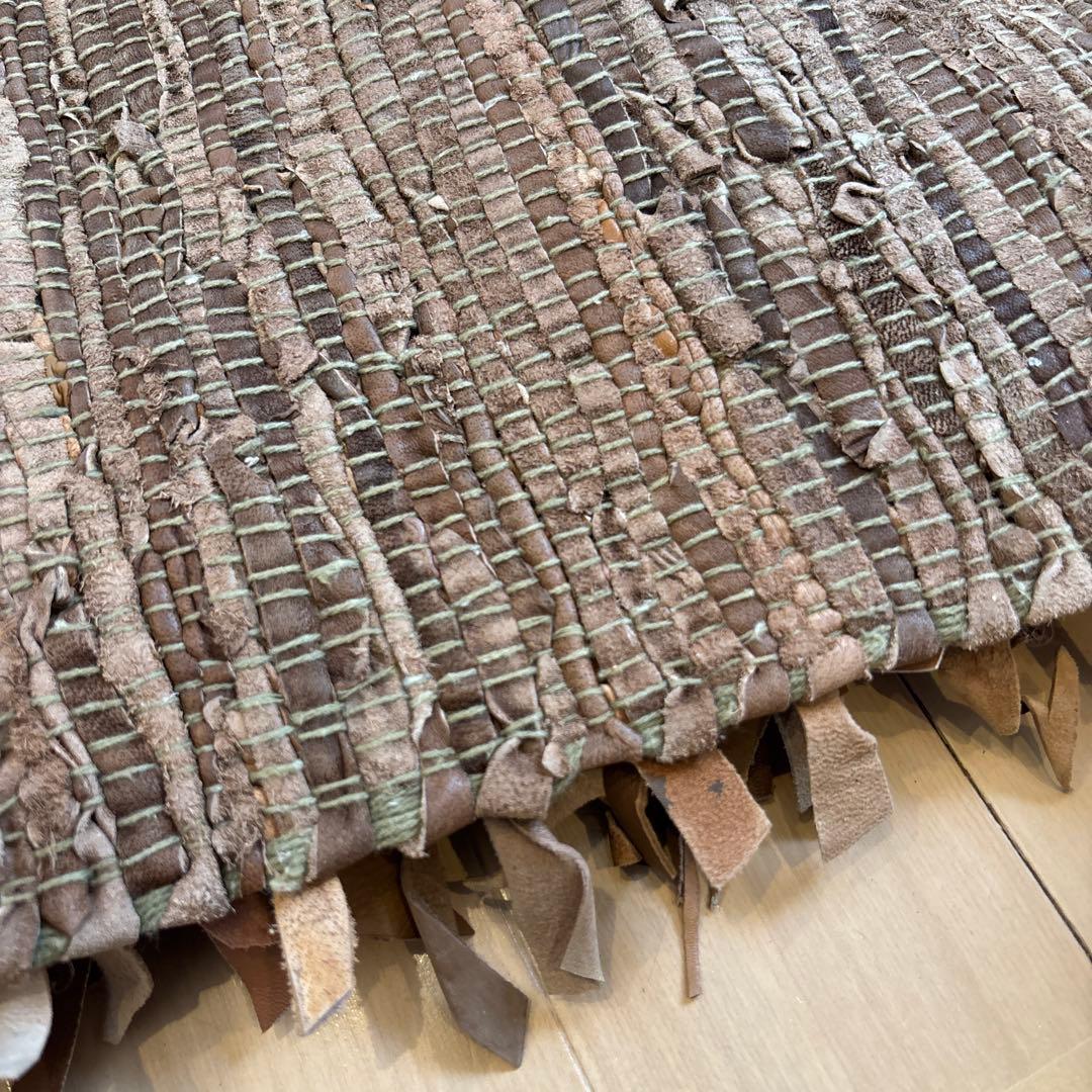 お値下げしました＊メンズライクインテリアに＊インダストリアルリサイクルレザーラグ