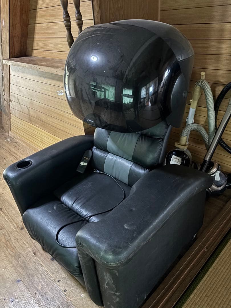 黒の電動座椅子