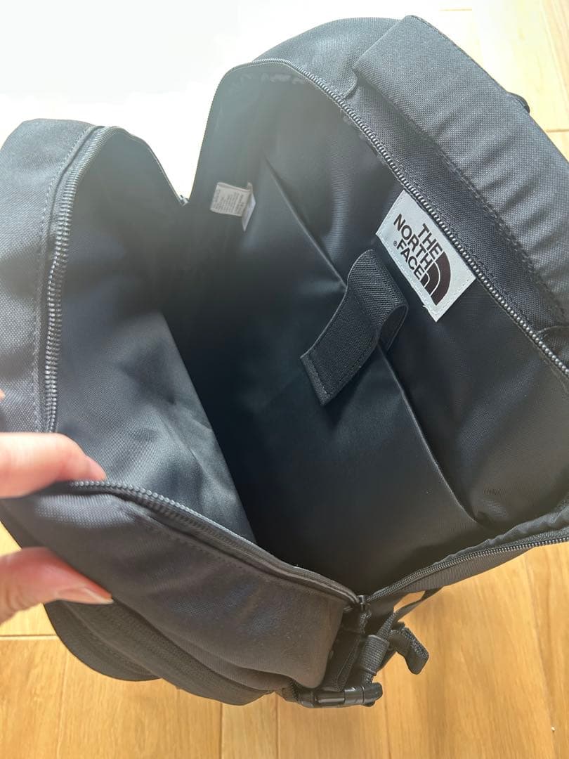 【送料込】THE NORTH FACE ブラックバックパック ノースフェイス