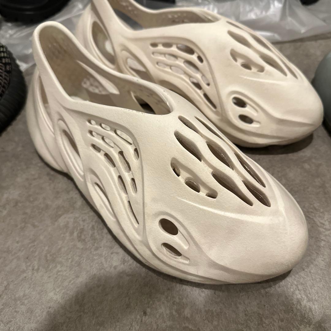 adidas yeezy foam runner sand アディダス