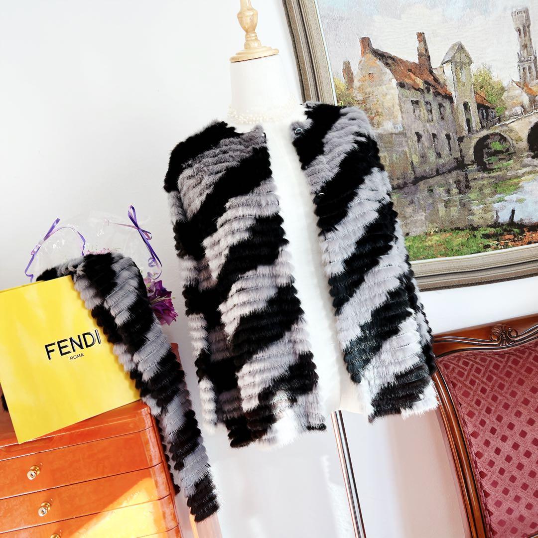 未使用　FENDIフェンディ マフラー付　総ミンク　コート　ブラック ブルゾン