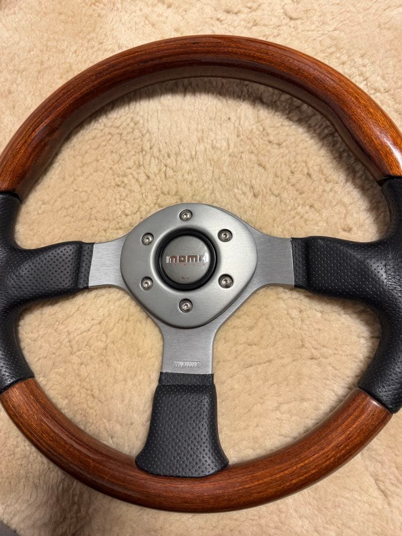 MOMO スポーツステアリング 350mm メルセデス・ベンツ