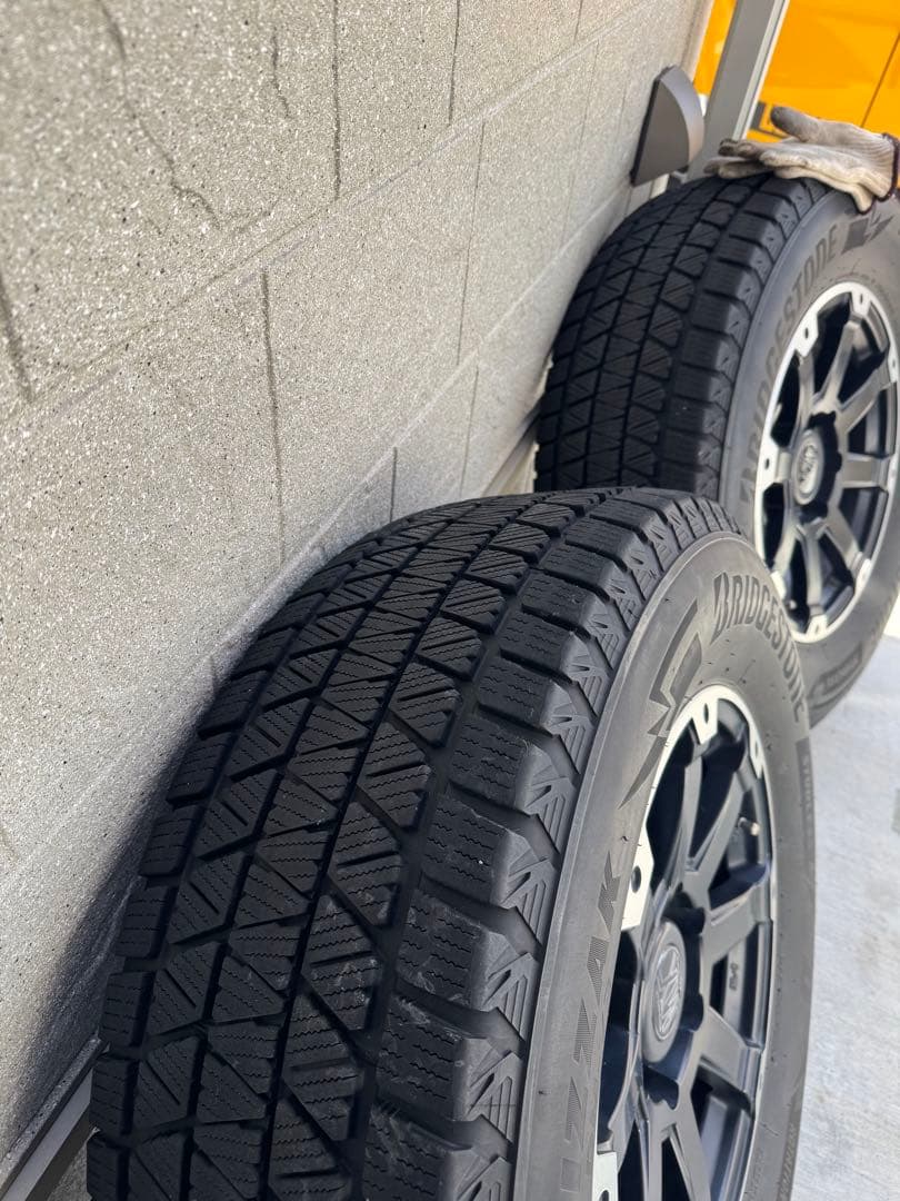 スタッドレスタイヤホイール　タイヤチェーン　265 65 17 ※引き取り専用