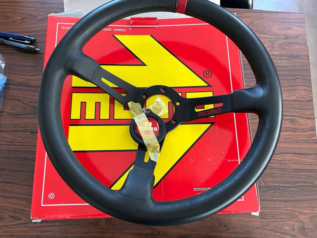 momo ハンドル　スイフトスポーツ