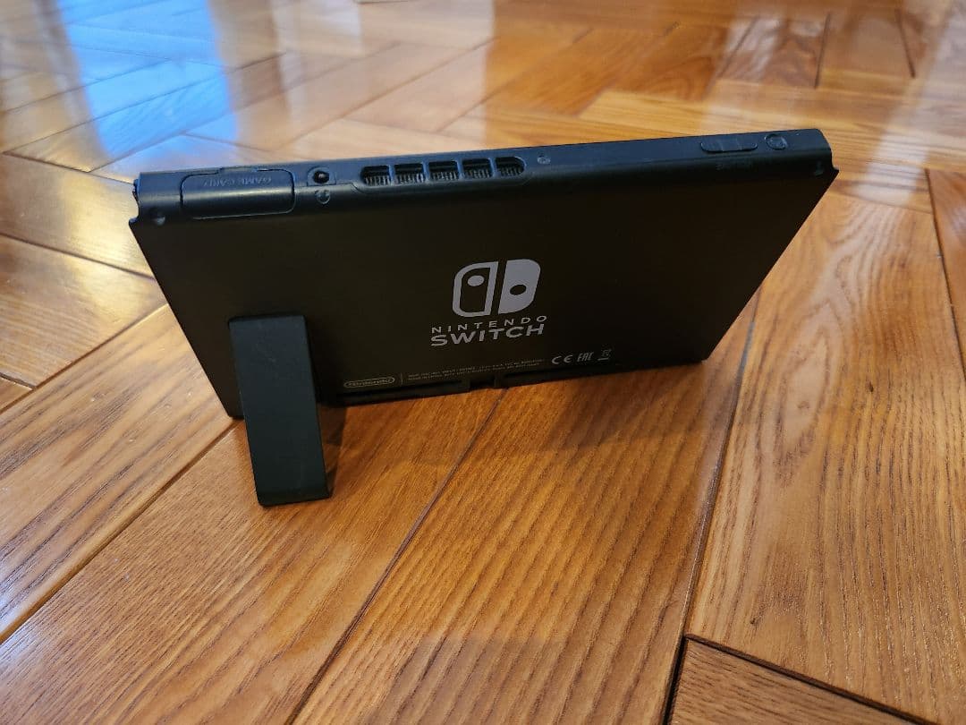 【美品】Nintendo Switch本体+おまけ(ケース、ハンドル)