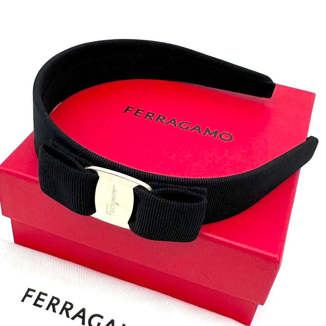 極美品✨サルヴァトーレフェラガモ ヴァラリボン カチューシャ ブラック×ゴールド