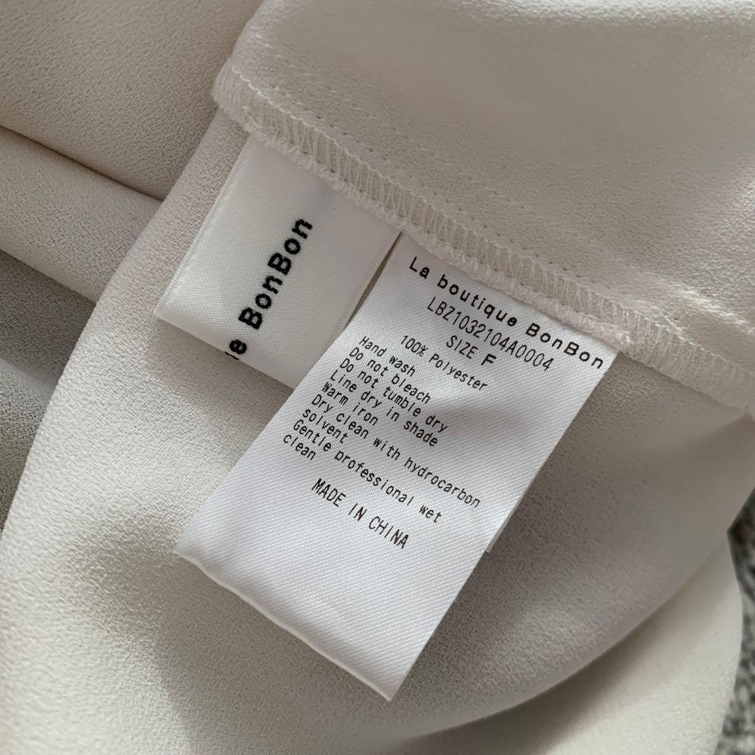 ラブティックボンボン★スカラップ刺繍ブラウス