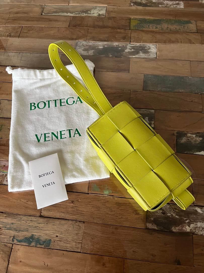 ボッテガヴェネタ BOTTEGAVENETA カセット クロスボディバッグ