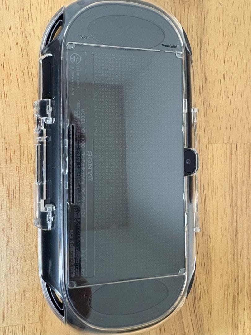 PSVITA PCH-1000 クリスタル・ブラック ケース　メモリーカード付き