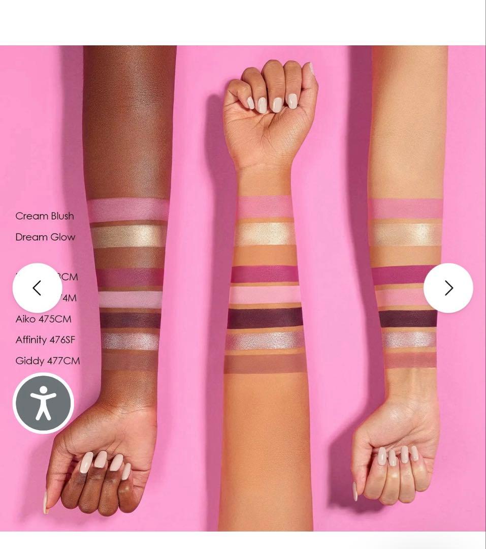 海外人気商品 NATASHA DENONA アイシャドウ　チーク