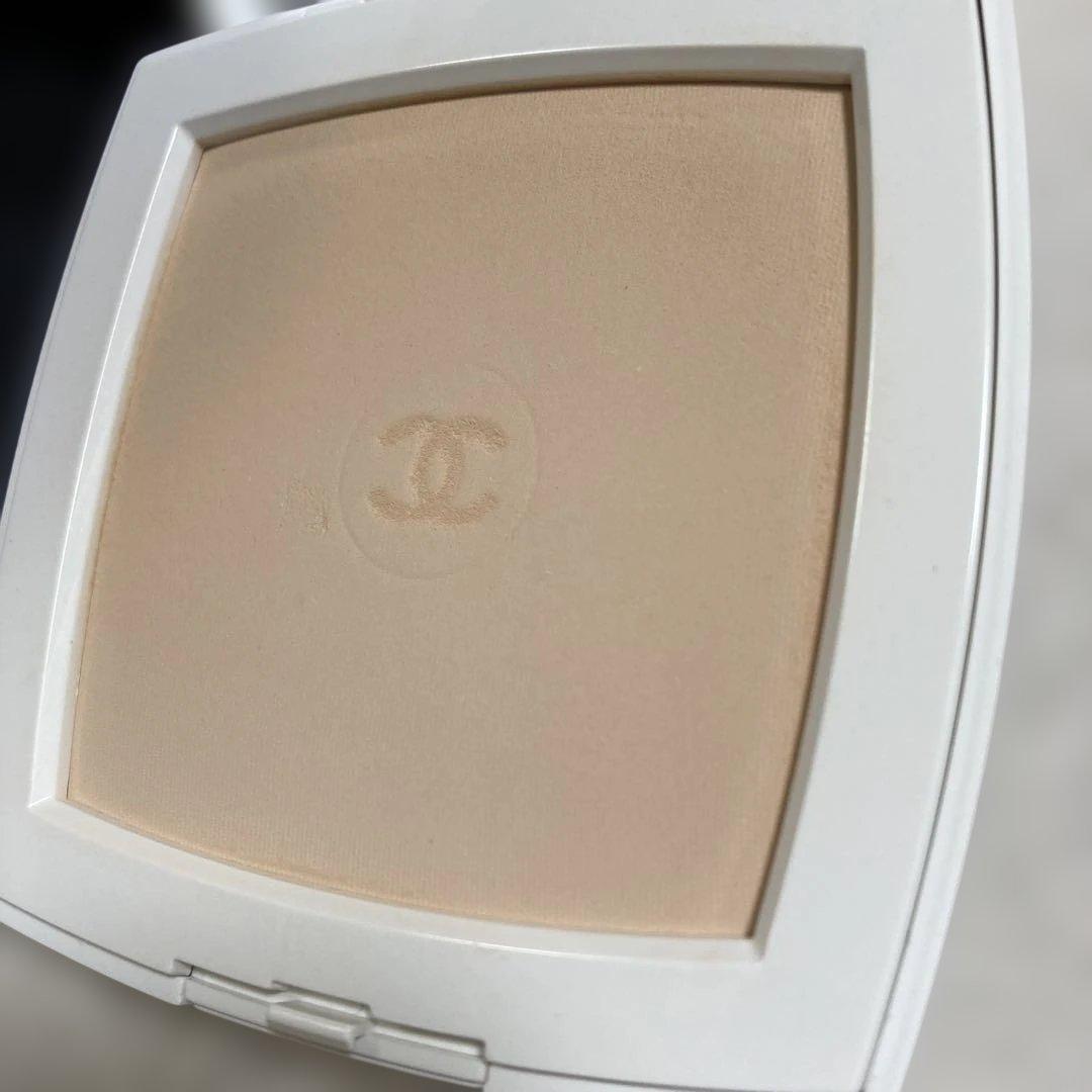 シャネル　ルブラン　コンパクト　ラディアンス　12