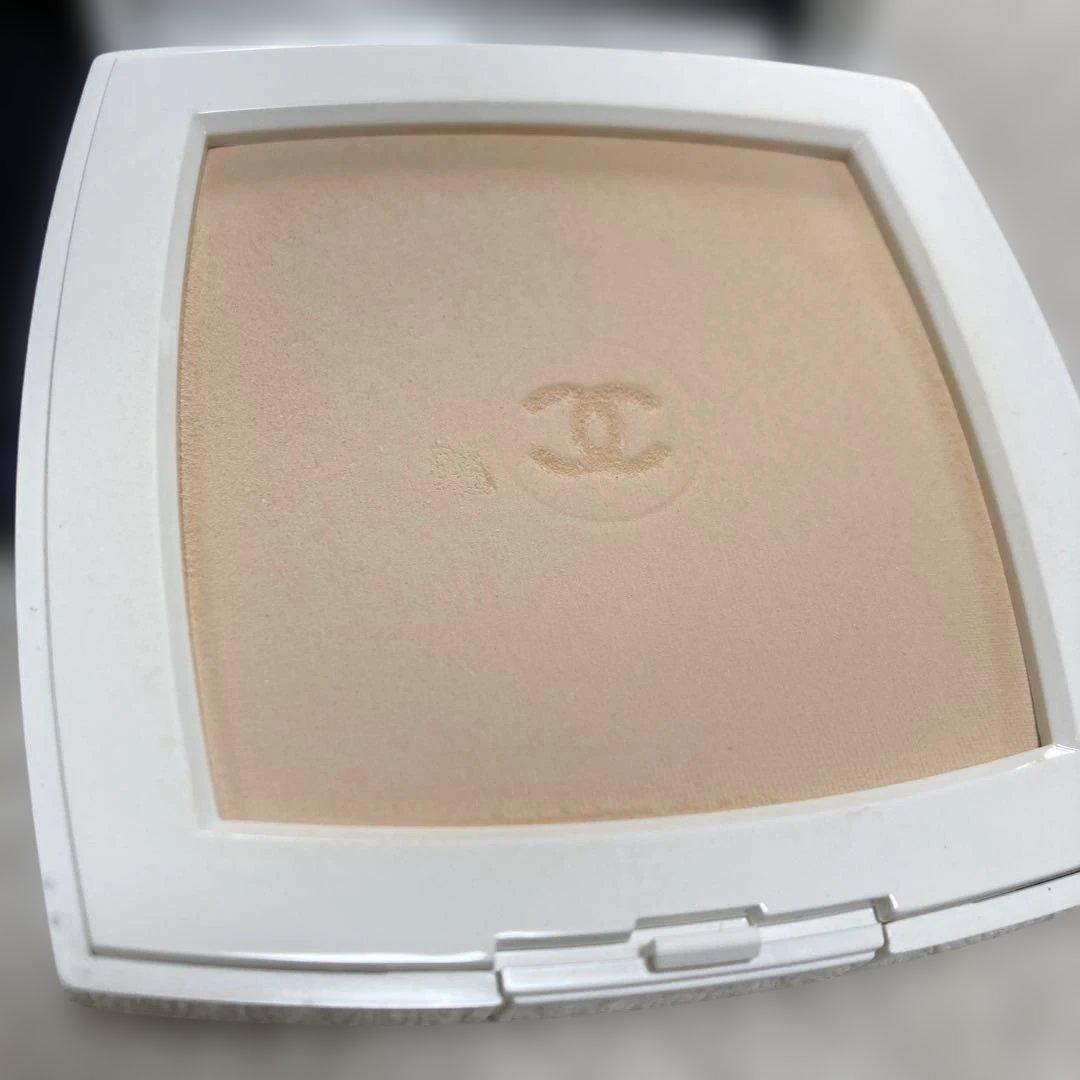シャネル　ルブラン　コンパクト　ラディアンス　12