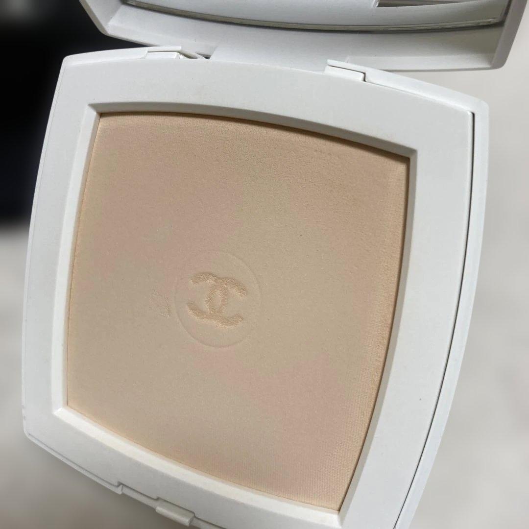 シャネル　ルブラン　コンパクト　ラディアンス　12