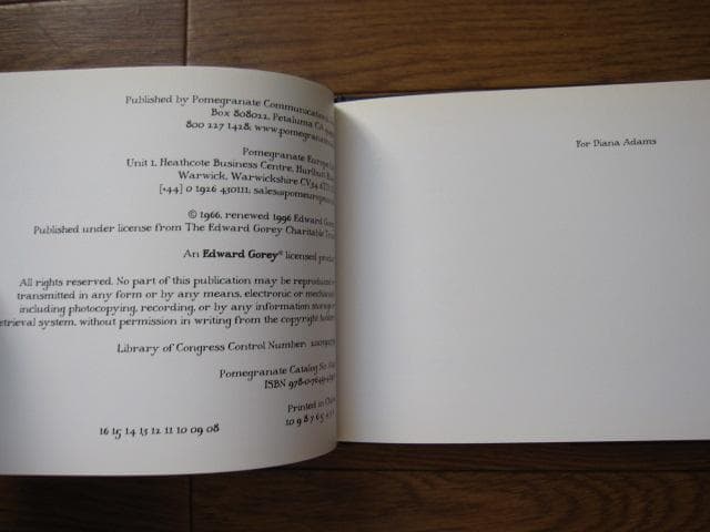 The Gilded Bat　Edward Gorey