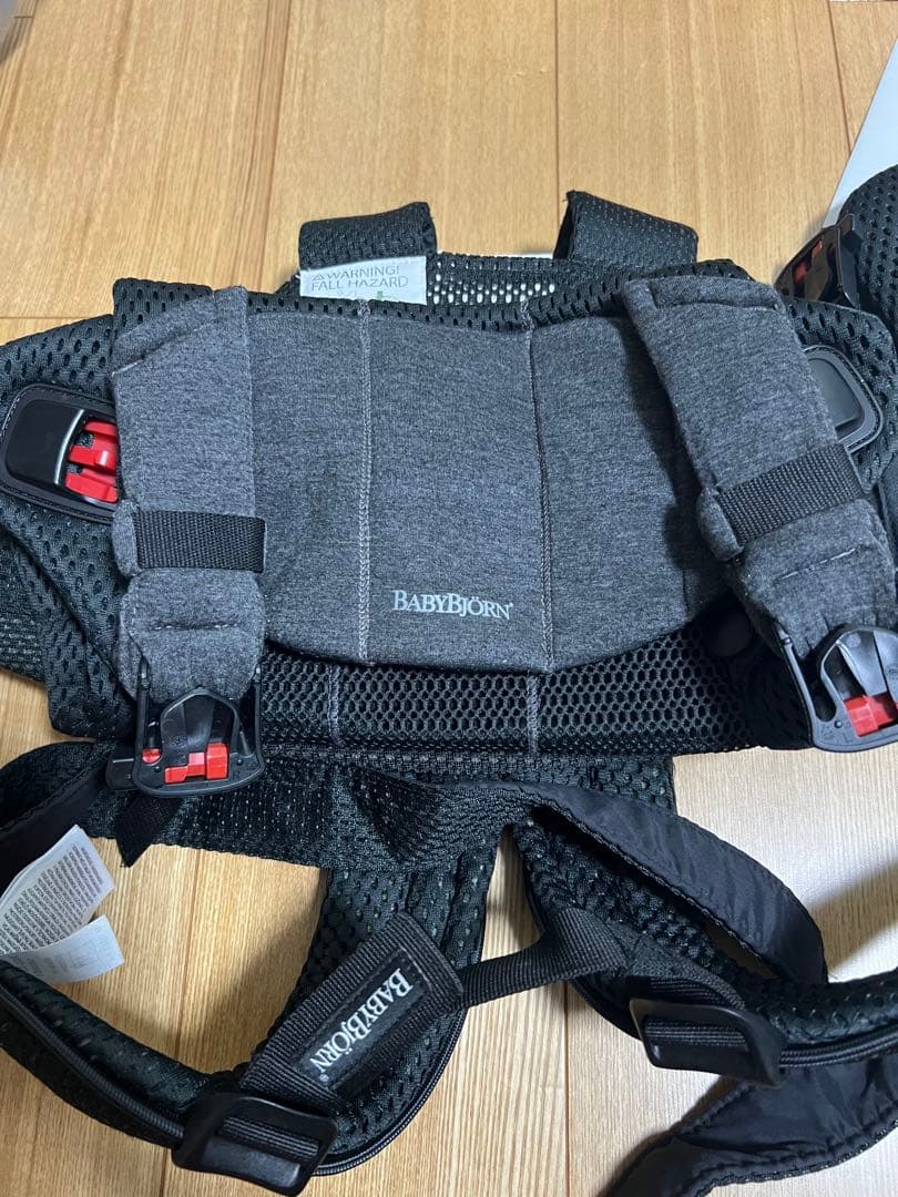 【美品・箱説明書あり】ハーモニー　BABYBJÖRN ブラック メッシュ