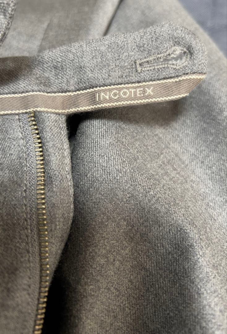 インコテックス　ウール　ライトグレー スラックス　裾ダブル　秋冬物