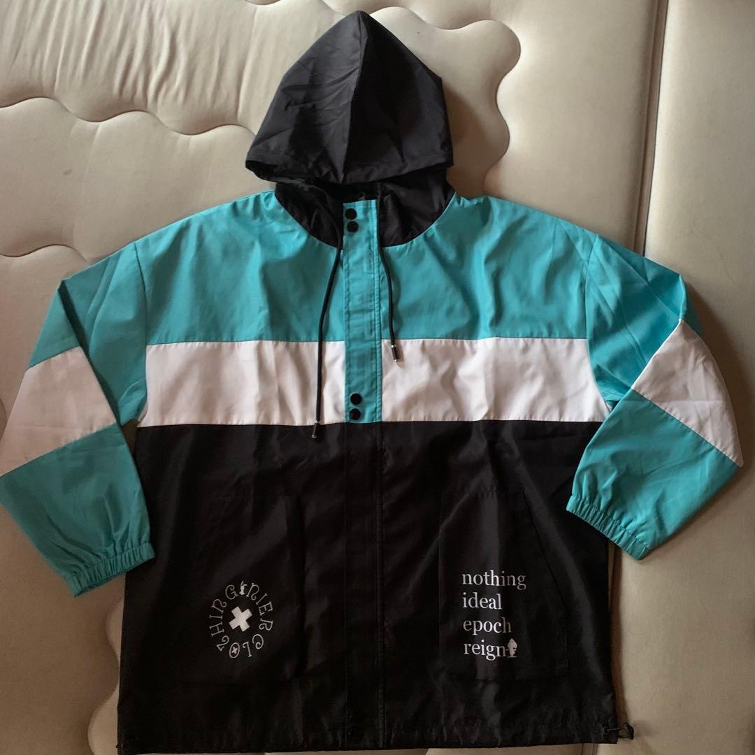 期間限定販売品 NieR×初音ミク コラボジャンパー 缶バッジ3個付き