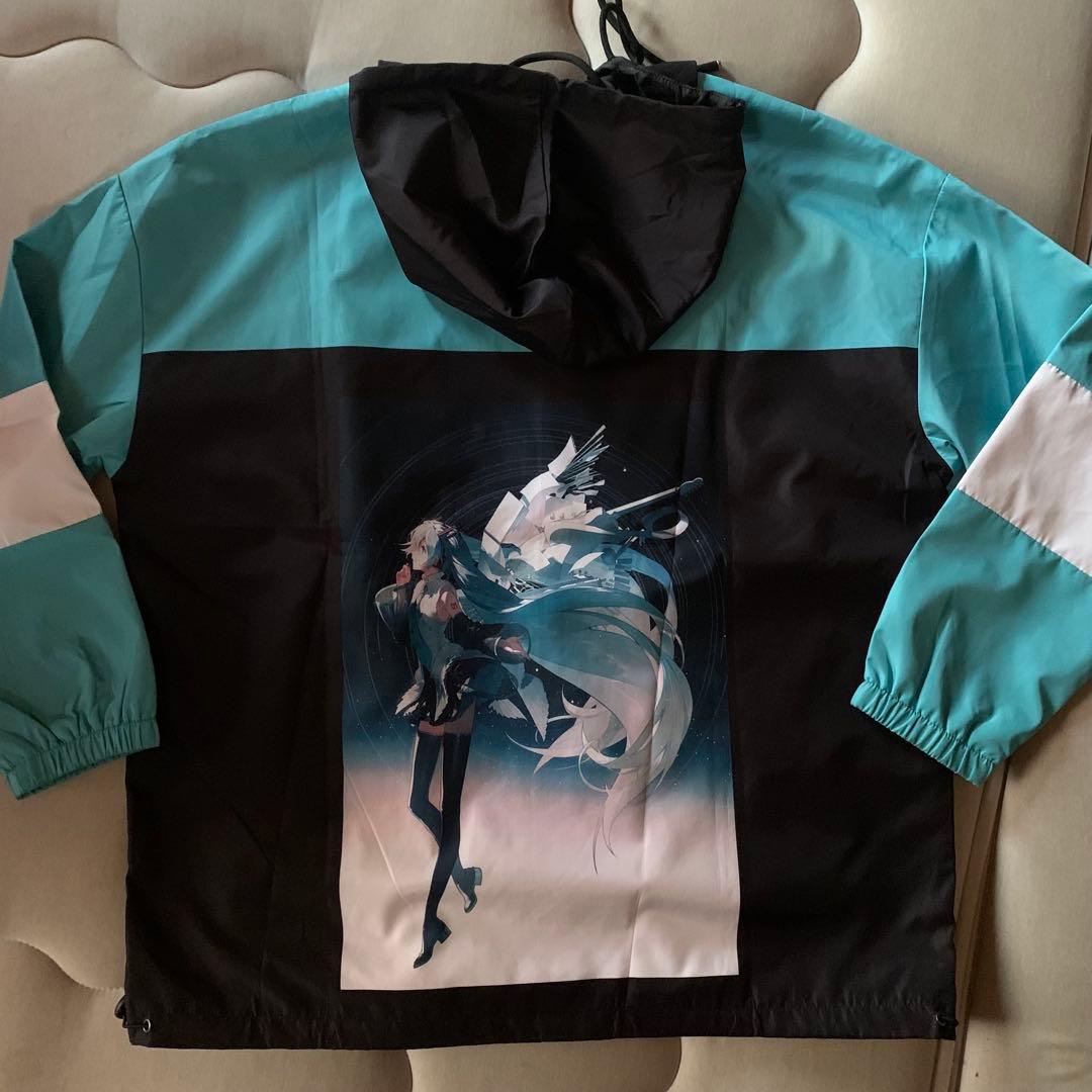 期間限定販売品 NieR×初音ミク コラボジャンパー 缶バッジ3個付き