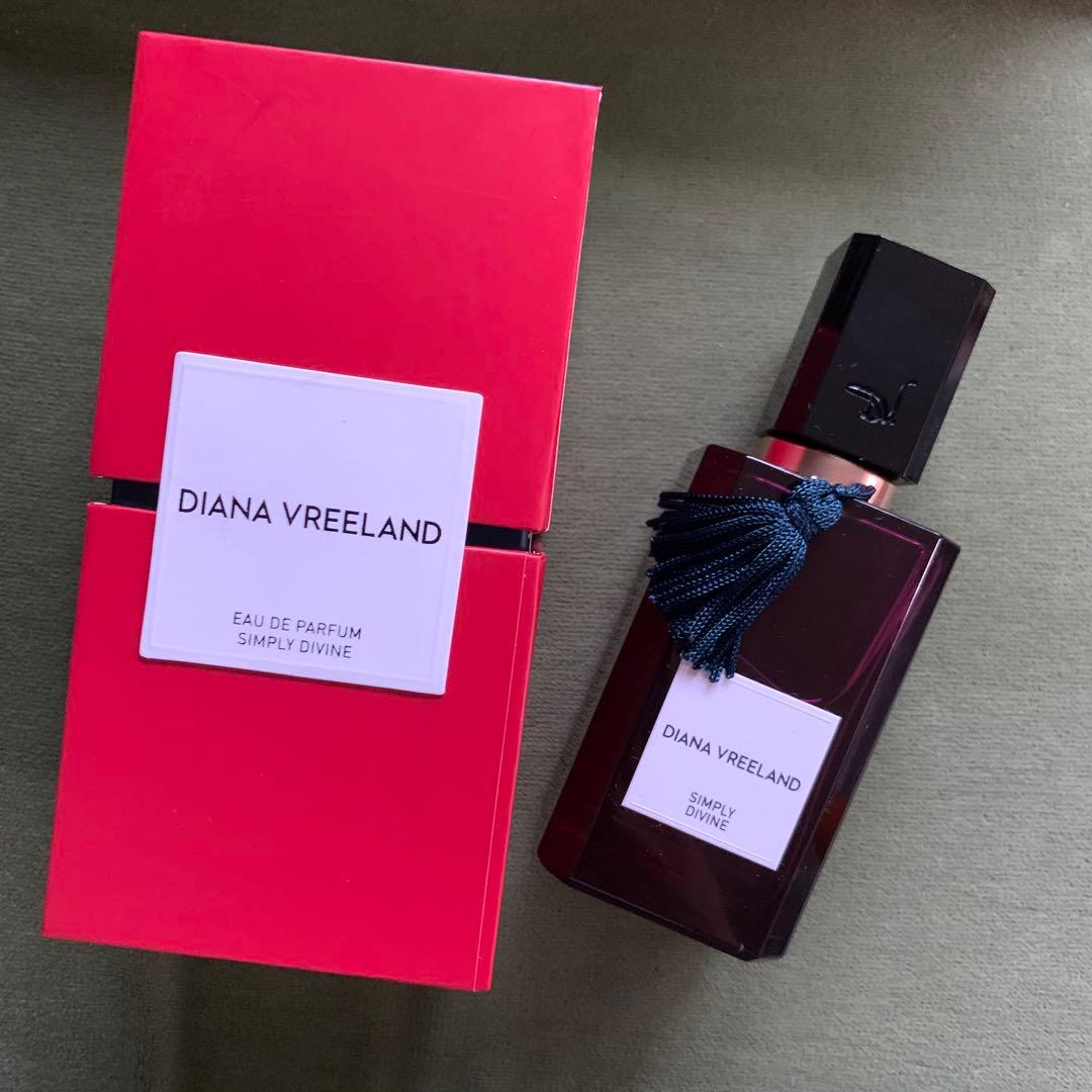DIANA VREELAND ダイアナヴリーランド SIMPLY DIVINE