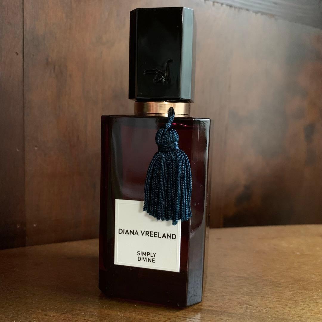 DIANA VREELAND ダイアナヴリーランド SIMPLY DIVINE