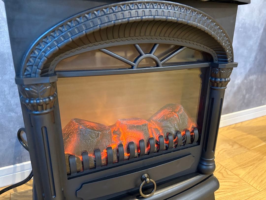 【美品】ニトリ暖炉型ファンヒーター　2022年製