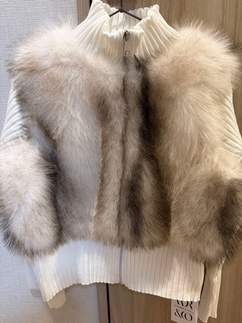 【ANDREA&Co】ファードッキングZIPニット