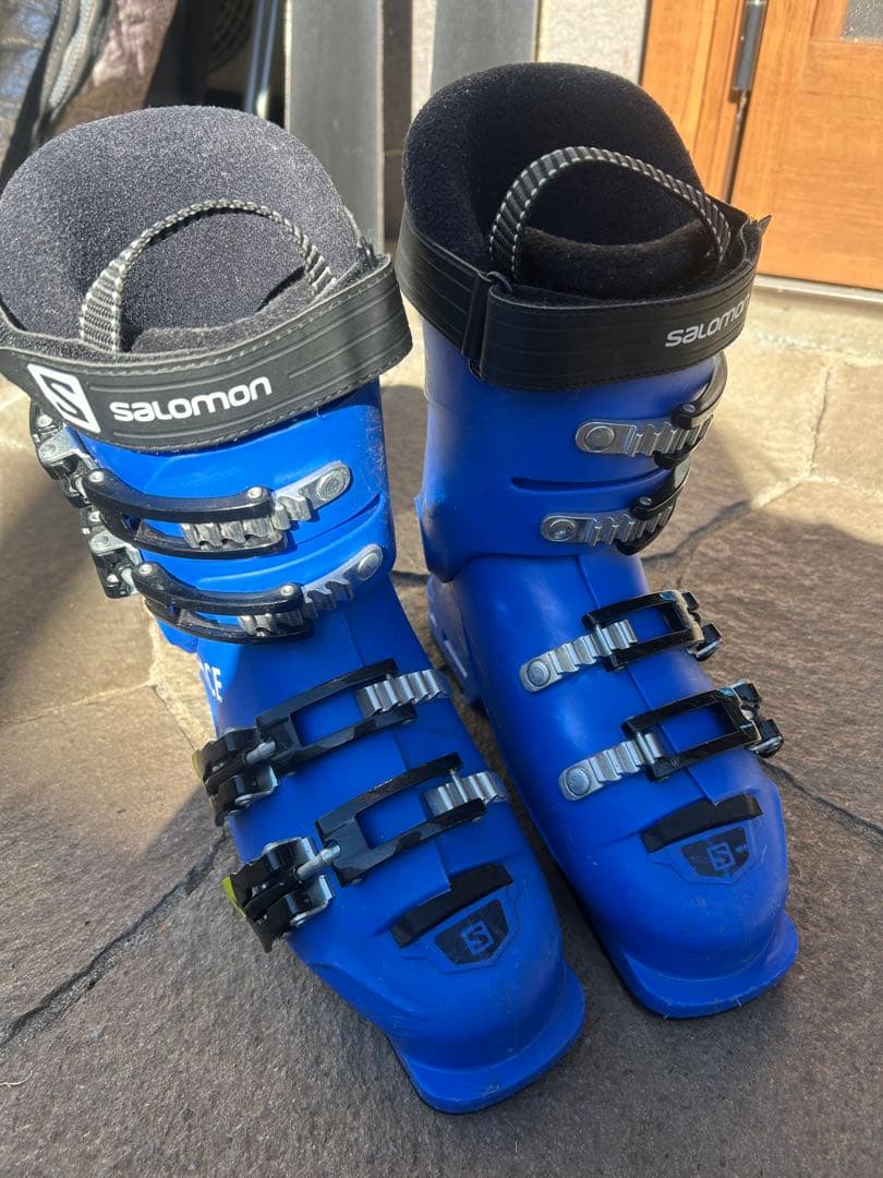 【最終お値下げ】サロモンキッズ用スキーブーツ　23/23.5㎝