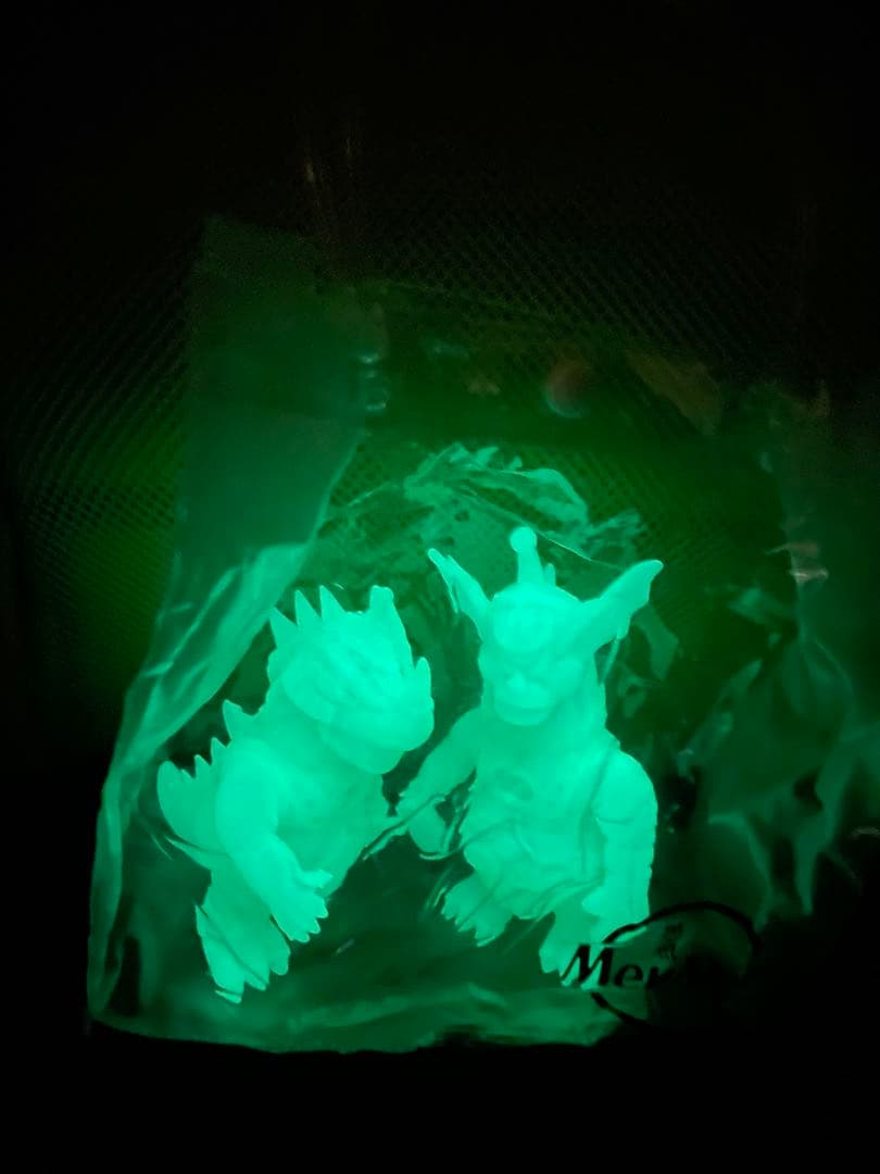 蓄光　怪獣 ソフビ　2体セット　愚魚　Mermur