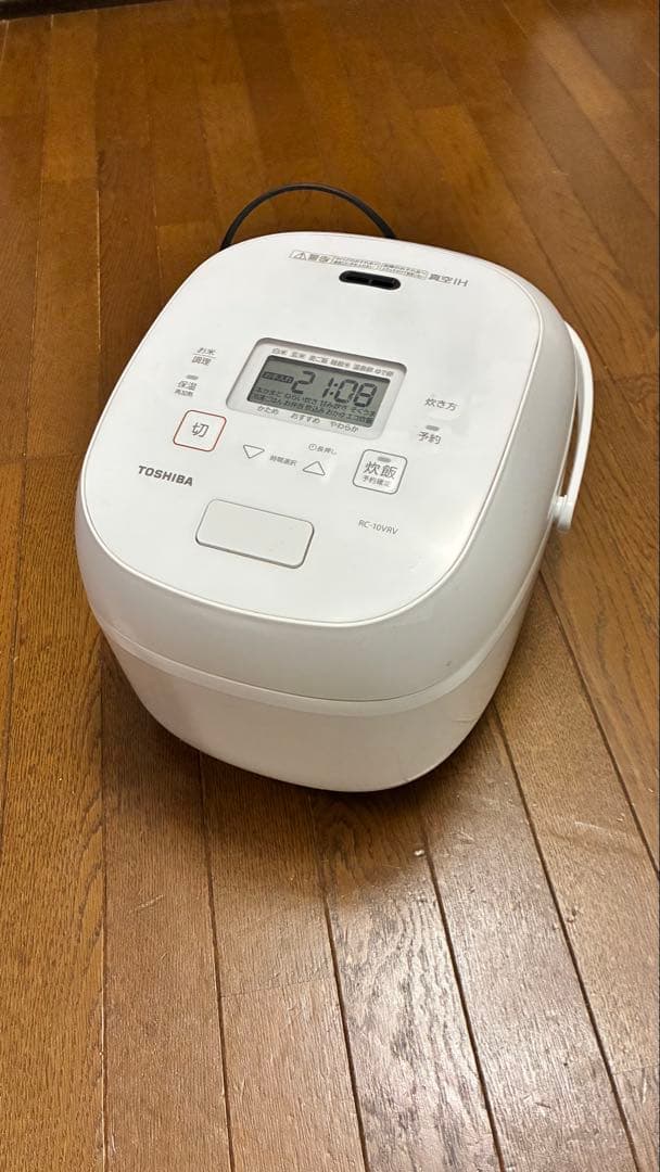 く*お様 2024年製　美品　送料込み　TOSHIBA RC-10VRV 炊飯器