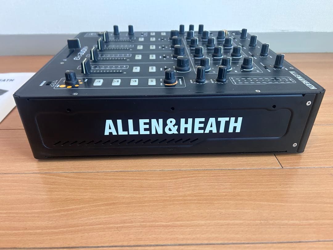 Allen & Heath Xone:43 DJミキサー