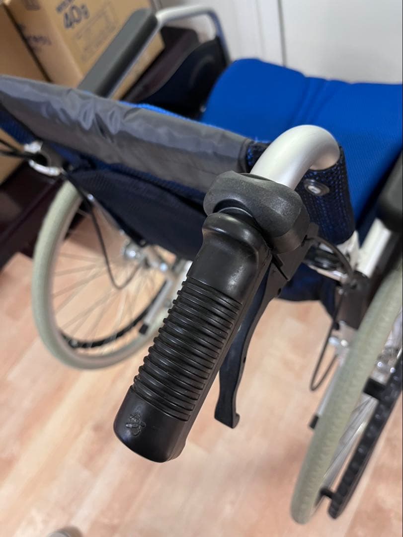 自走用車椅子　ブルー