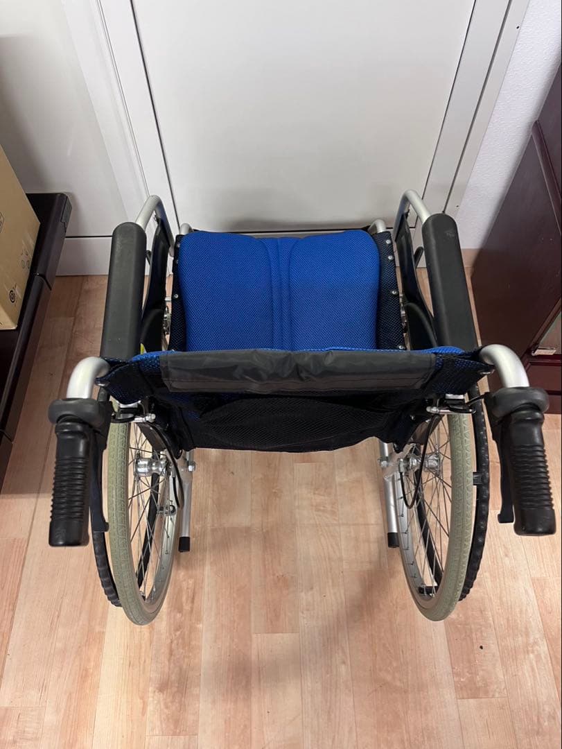 自走用車椅子　ブルー