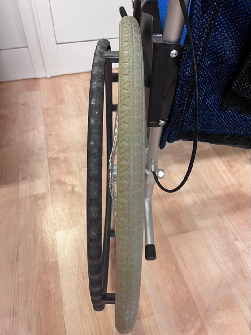 自走用車椅子　ブルー