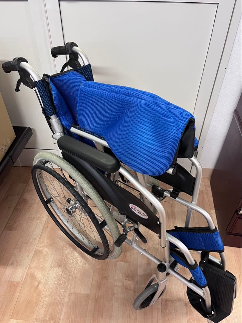 自走用車椅子　ブルー