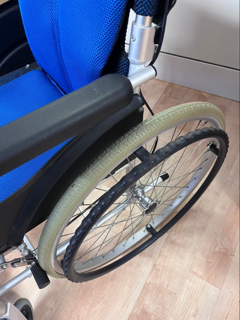 自走用車椅子　ブルー