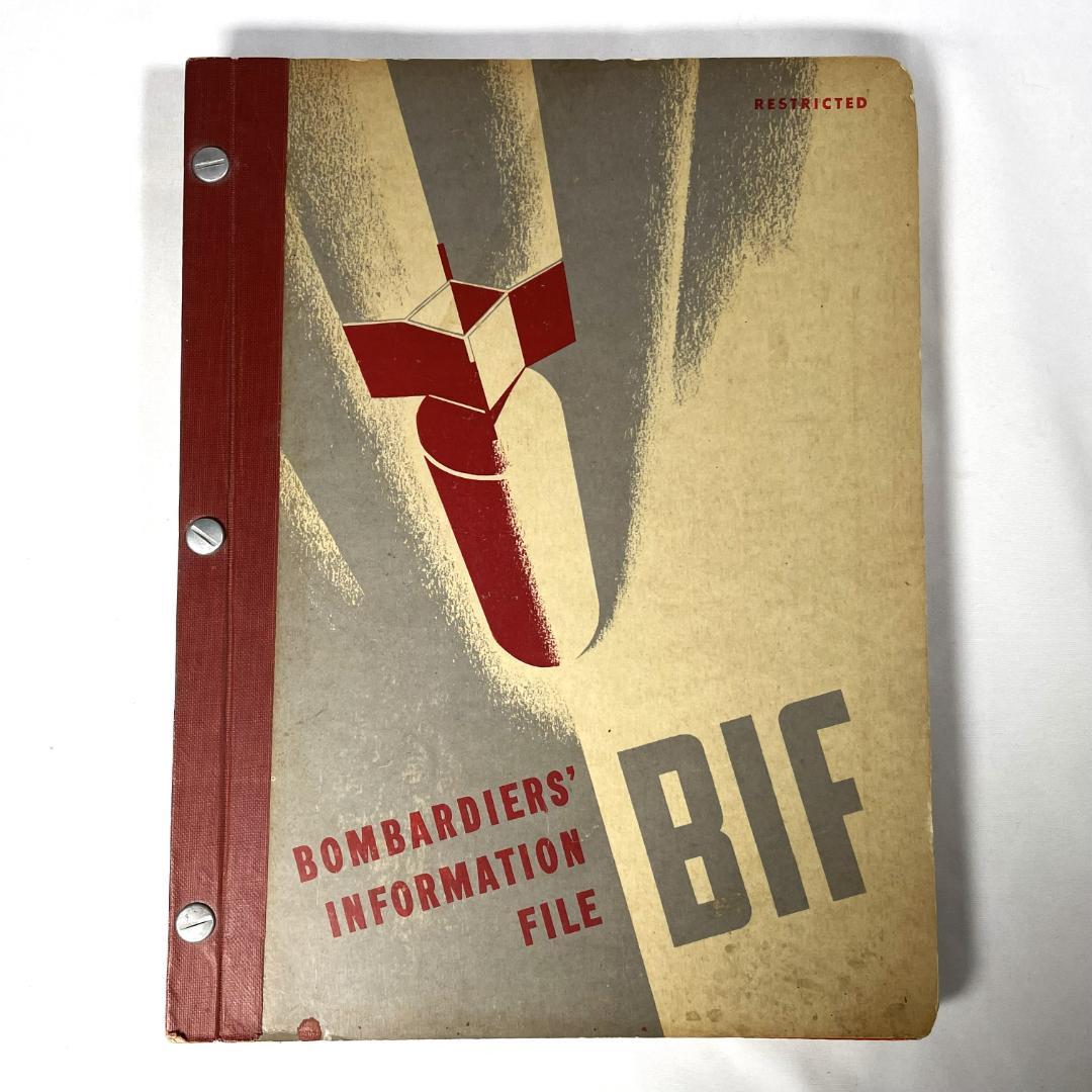 超希少 アメリカ陸軍航空隊 爆撃手情報ファイル US AAF BIF 1945年