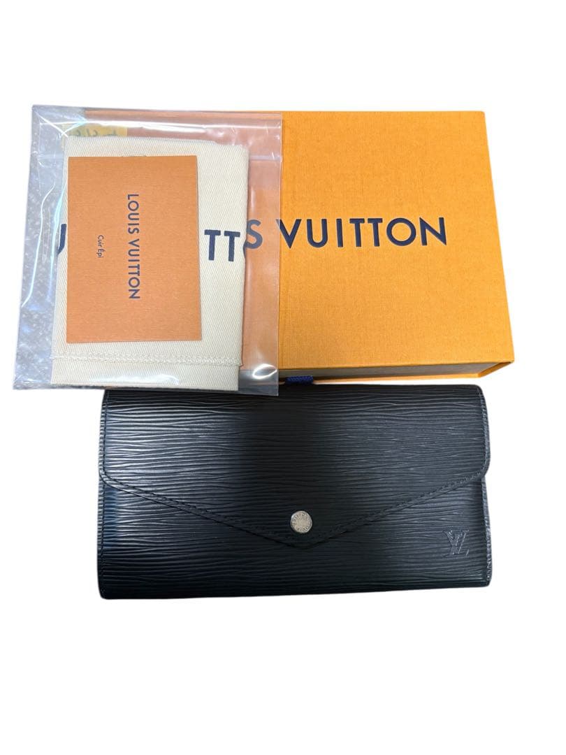 LOUIS VUITTON エピレザー ブラック長財布