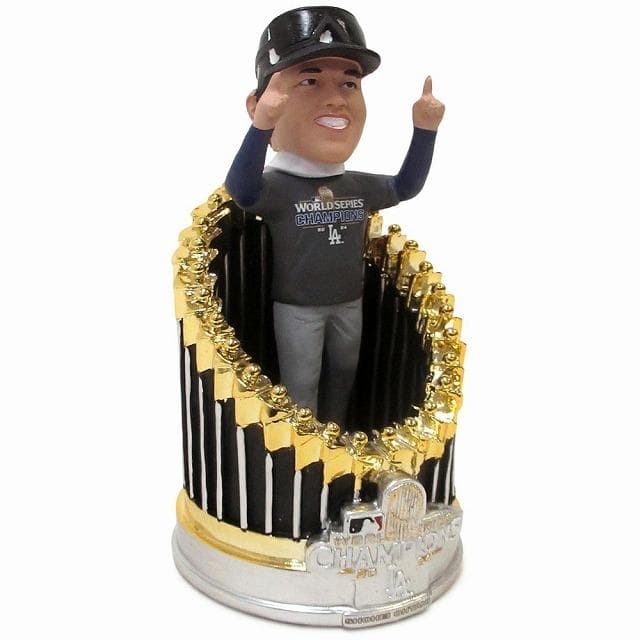 大谷翔平　ワールドシリーズ優勝記念 トロフィーボブルヘッド