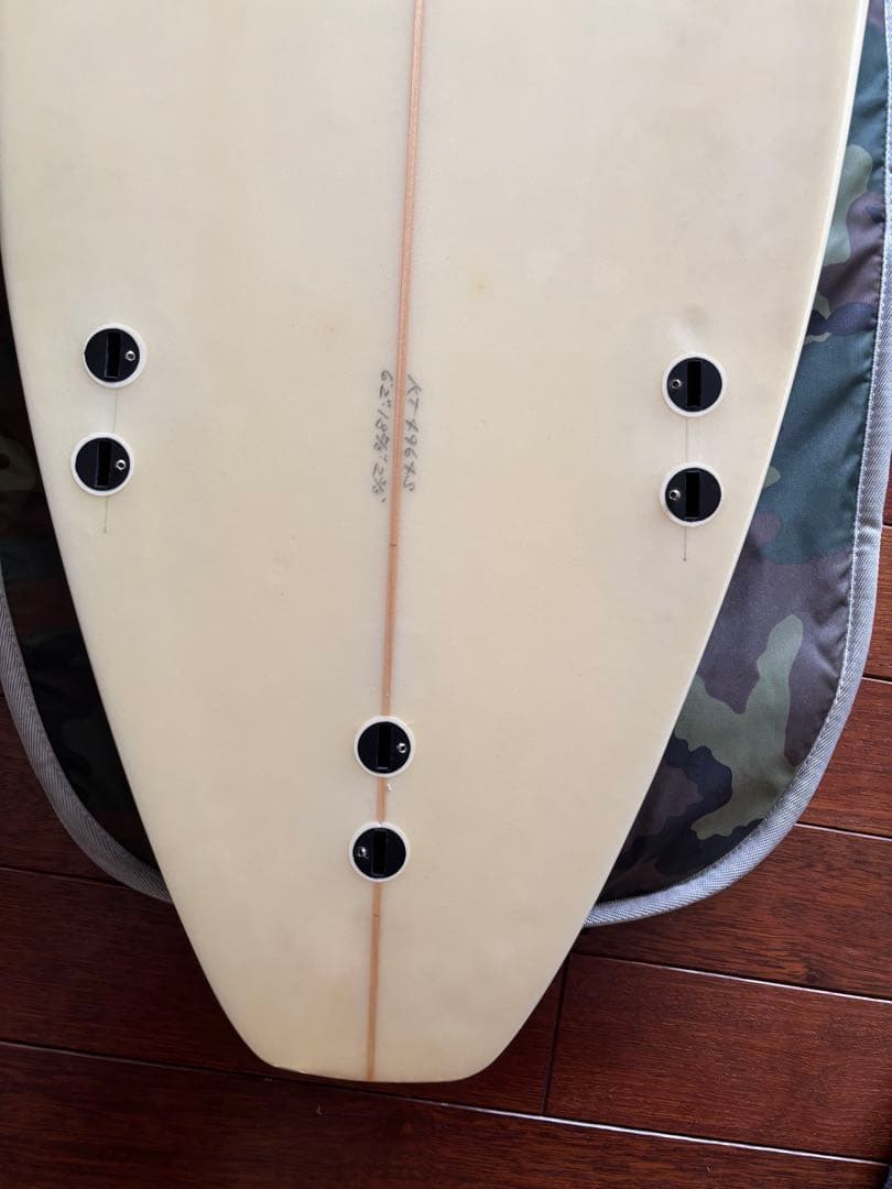 ショートボード　ケリートコロ　全長186センチ　ケース、フィン、コードセット