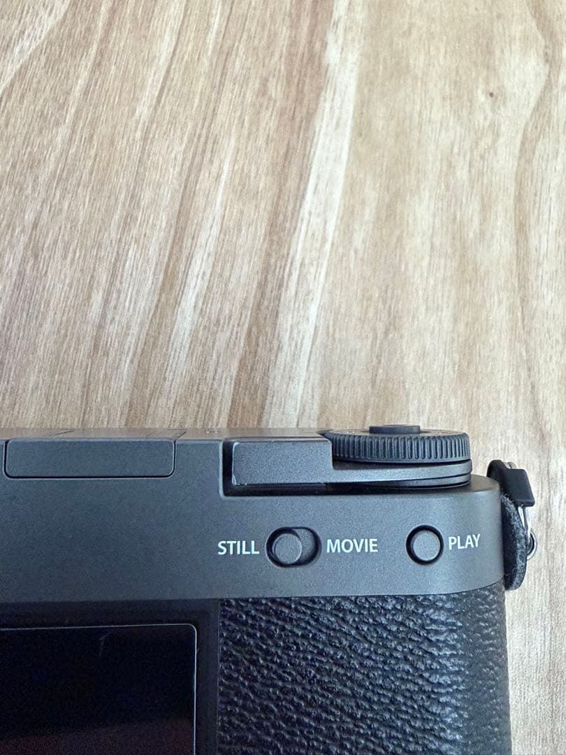 FUJIFILM X-half （xハーフxhalf）チャコールシルバー