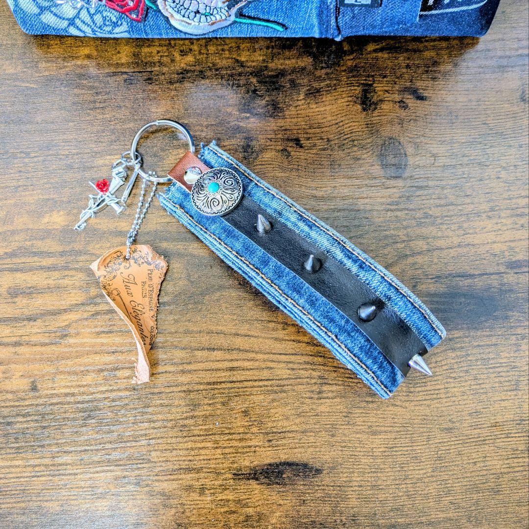 デニムリメイク 2wayトート｜スカル×薔薇刺繍・ポケットたくさん・底鋲付き