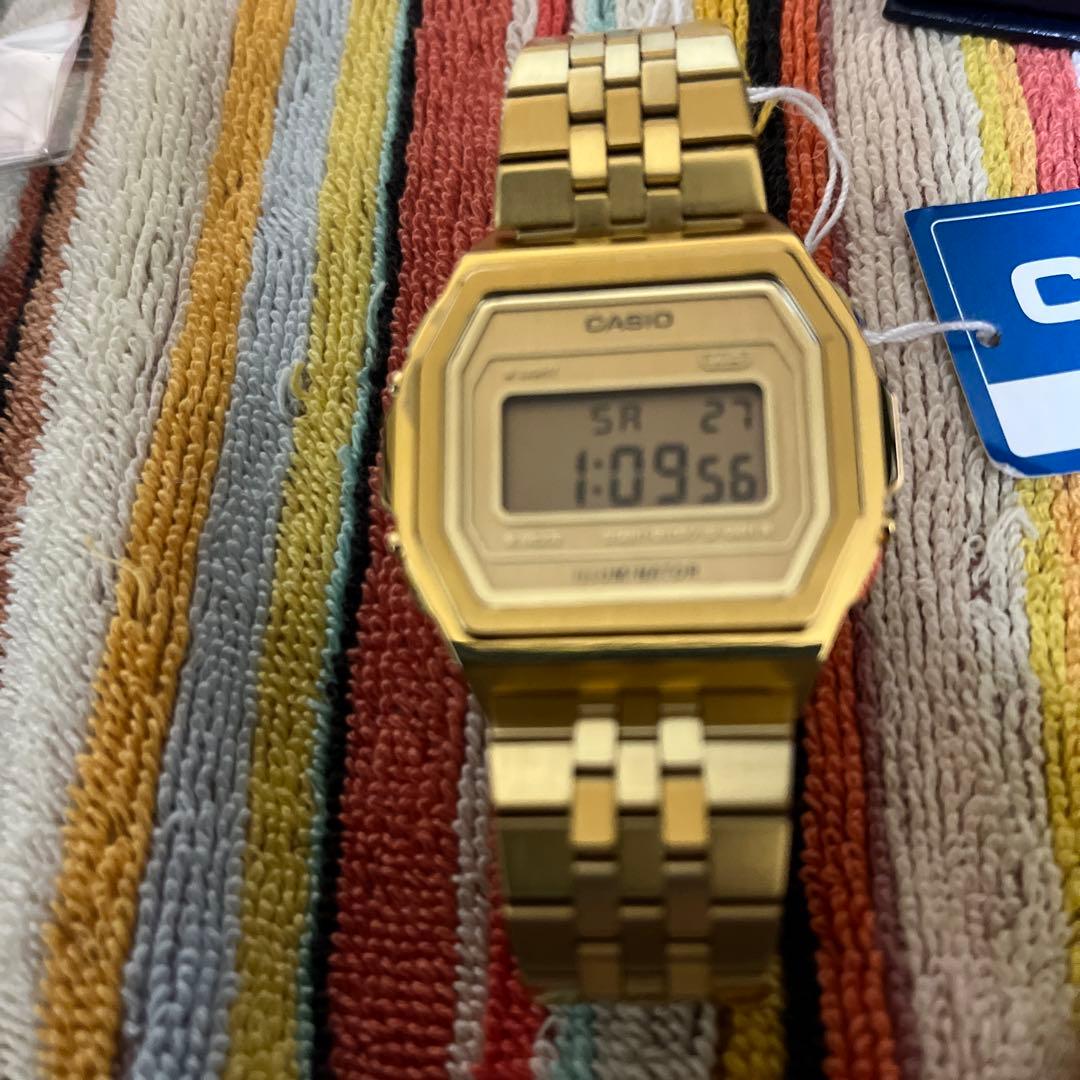 CASIO A1000G-9JF ゴールド腕時計