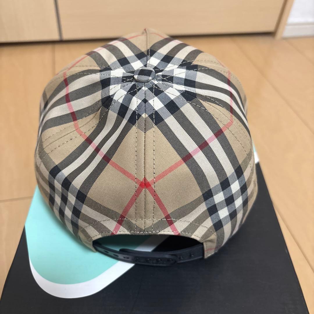 バーバリー　Burberry チェック柄 LOVE ベースボールキャップ