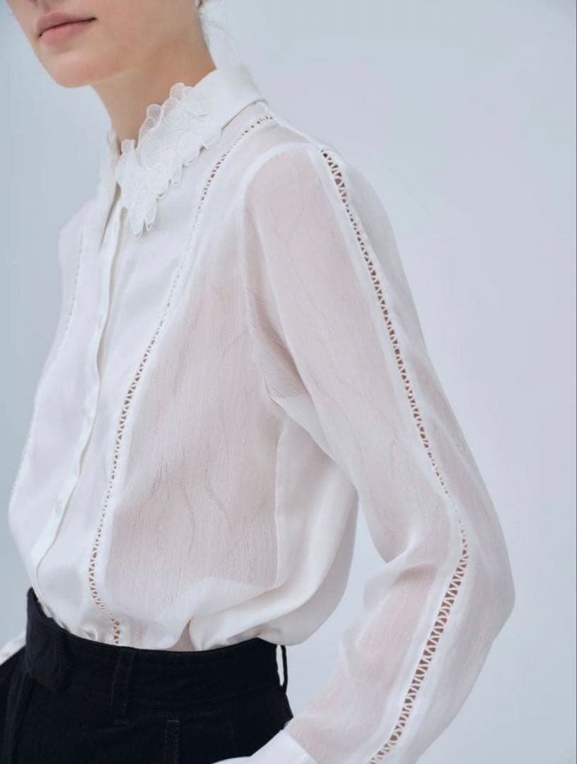 トップス laubeblanc OrchidEmbroideredCollarShirt
