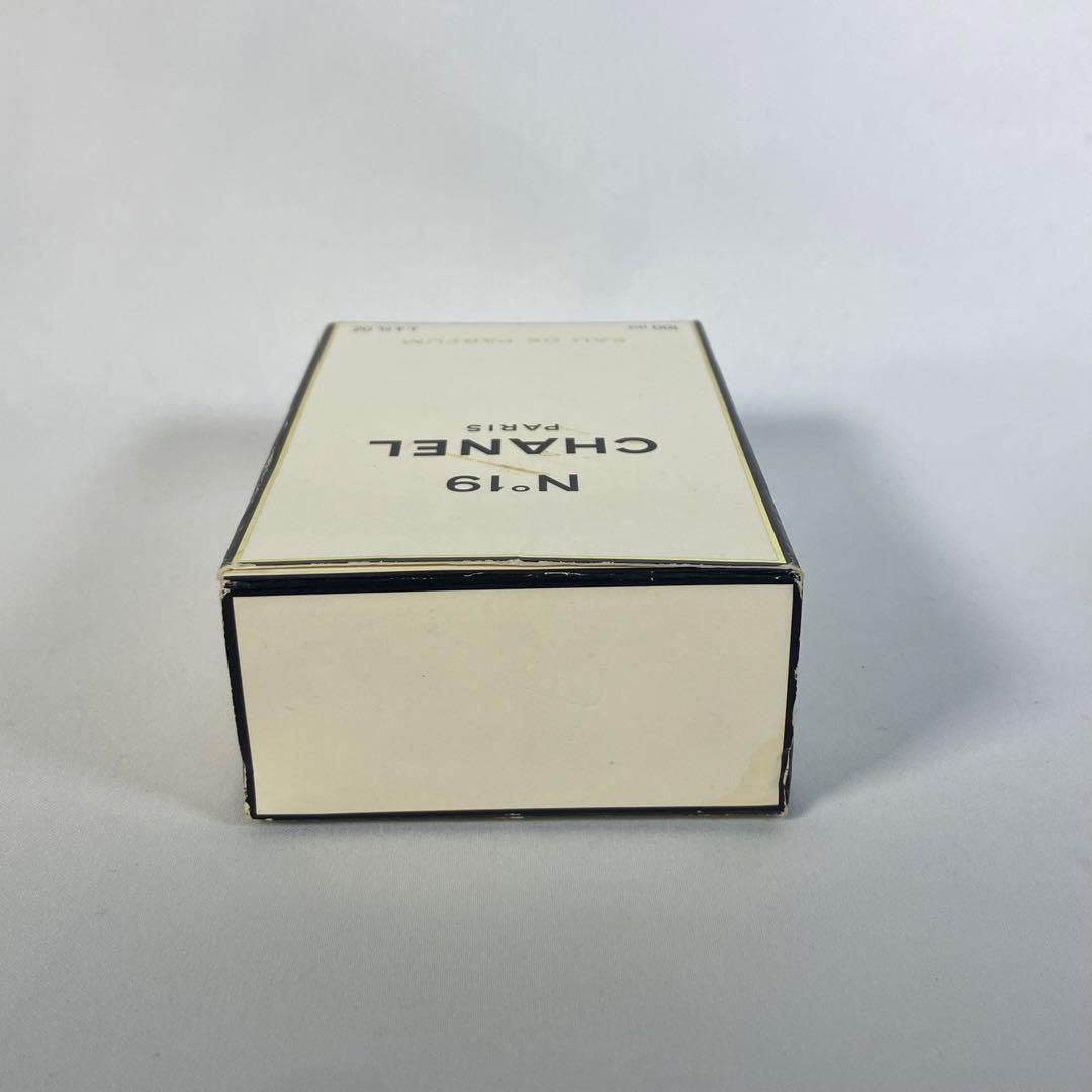 未使用　シャネル No19 オードゥ パルファム 100ml