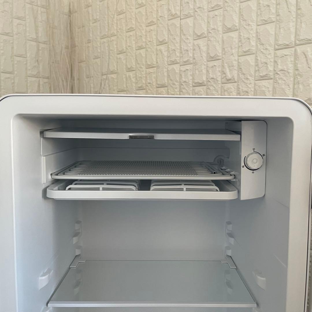 レゾースタッフ ✨キズ多い為格安❗️冷蔵庫　コンフィー　コンパクトサイズ