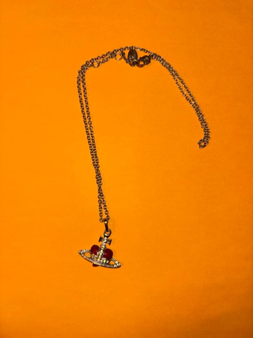 ヴィヴィアンウエストウッドネックレス