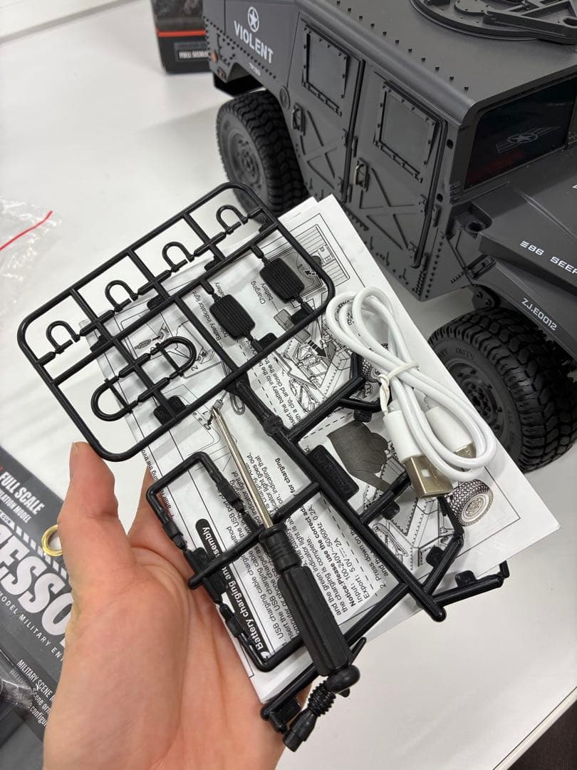 戦車 大型 ラジコン オフロード ミリタリー RCカー人気 34cm 4WD